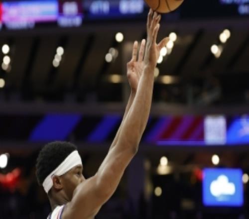 埃奇库姆在季后赛轰下至少30分10篮板5记三分NBA历史新秀首人