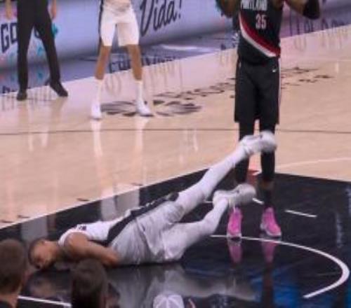 苏群：若被认定脑震荡文班或缺席两三场但不会改变系列赛走向