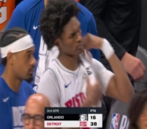 风云突变！第三节活塞3816净胜魔术22分半场打完时双方战平