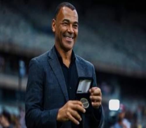 卡福：体育界不应该存在种族歧视现象种族歧视是教育问题