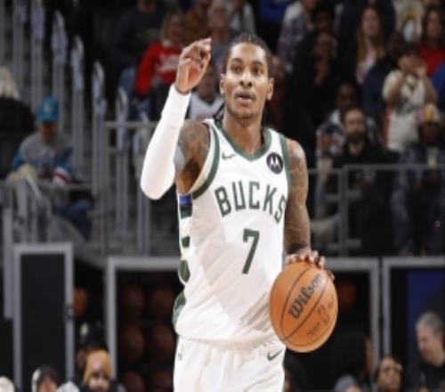 雄鹿休赛期情况：小波特手握球员选项字母哥哥&字母弟合同到期