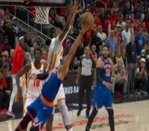 很果断！库明加被吹防守犯规老鹰挑战成功取消犯规还拿到球权