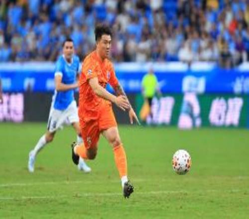 石柯在玉昆12不敌蓉城的比赛首发，迎职业生涯第400场俱乐部比赛