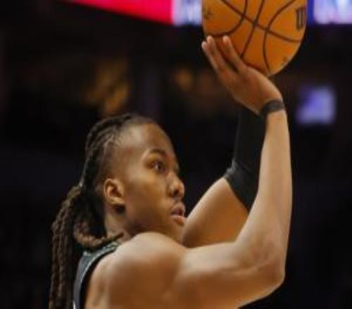 道苏姆谈打无球：爱德华兹和兰德尔都会被包夹我就及时阅读防守