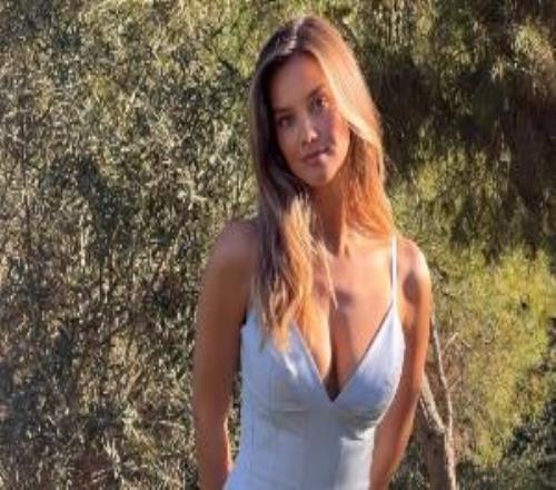 【小吧社交秀】瓦尔加T台内衣秀，晒性感大长腿