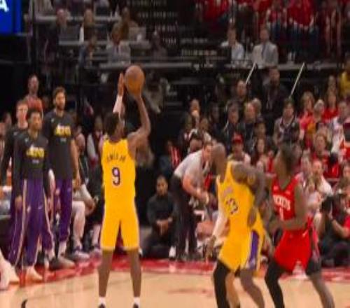 父爱如山！布朗尼借詹姆斯掩护三分线外轰进季后赛生涯首分！