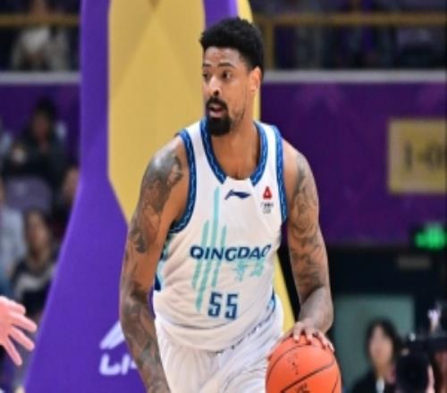 乔丹米奇场均11板荣膺CBA常规赛篮板王周琦9.1板夺本土篮板王