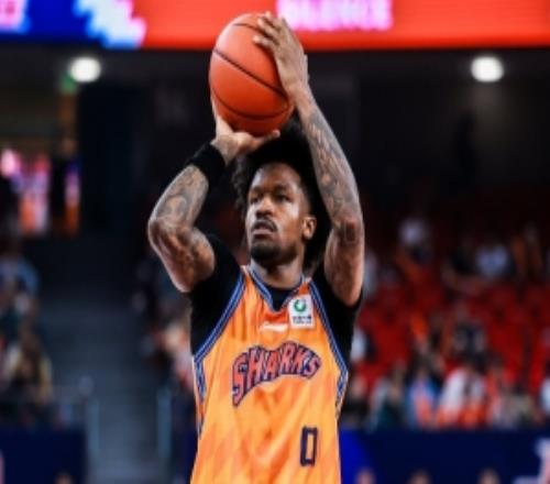 古德温场均7.1助荣膺CBA常规赛助攻王廖三宁6.1助夺本土助攻王