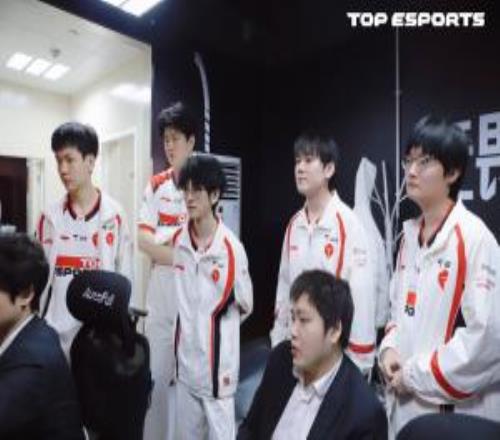 六连胜+小局12连胜！TES连续六场横扫对手，6胜1负稳居LPL榜首