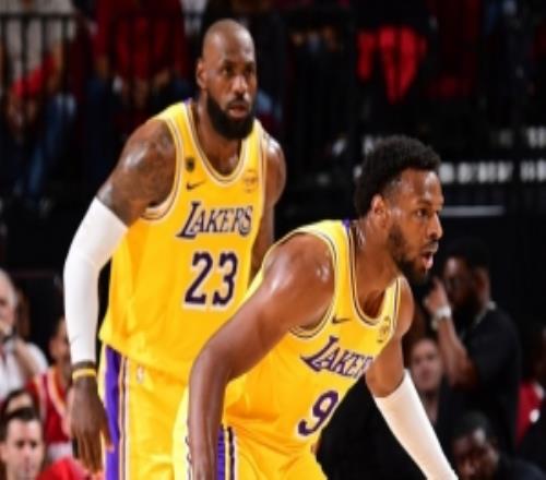 詹姆斯：我在季后赛整场都极为专注但和布朗尼同场时经常分神