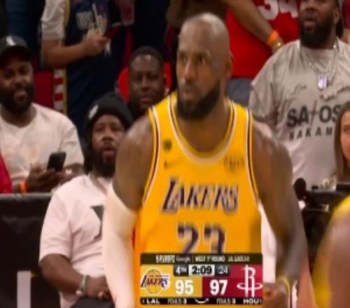 二十年前就这么打球！斯玛特送抛传詹姆斯一飞冲天双手空接暴扣