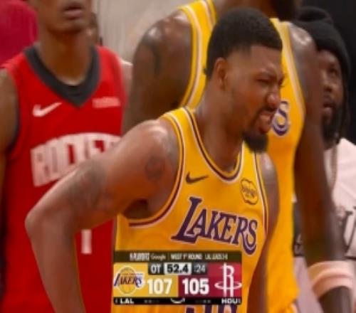 无处不在！斯玛特冲进内线奋力补篮造成杀伤后2罚全中