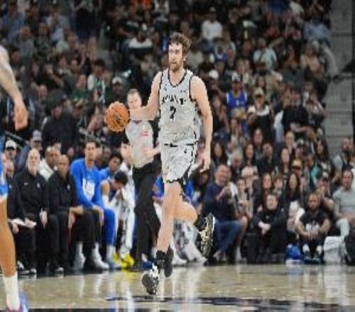 顶住了！科内特9中6拿下14分10板2助2帽5前场板