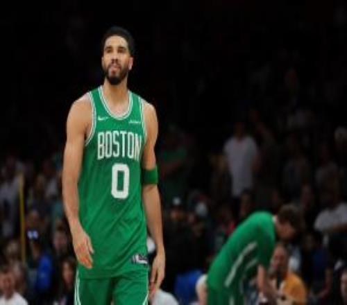 准度不高串联在线！塔图姆半场9投3中拿到8分5助1断且0失误