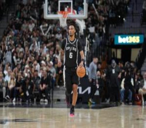 21岁175天！卡斯尔季后赛单场得到30+马刺队史最年轻