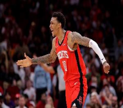 球球救命！贾巴里史密斯半场三分5中4得14分得分暂为全队最高