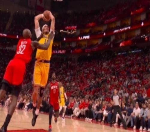 没升级！斯玛特血帽阿门杰夫格林打到海斯吹了普通犯规