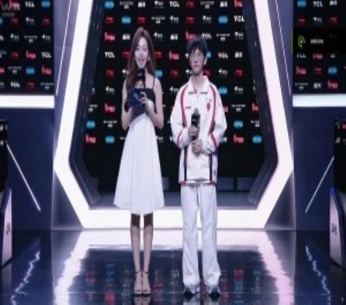 赛后采访ZUIAN：现在的滔博用形容词来说就是强大