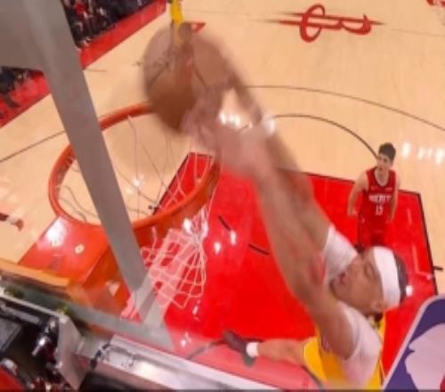 哥们随便扣啊斯玛特突破丝滑抛传海斯无人防守空篮虐筐