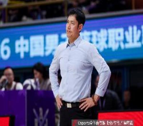 媒体人：张庆鹏在带队无缘季后赛后将离任北控主教练一职