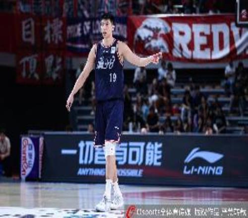 记者：徐昕真成为半场影响力最大的球员广东延续糟糕的三分手感