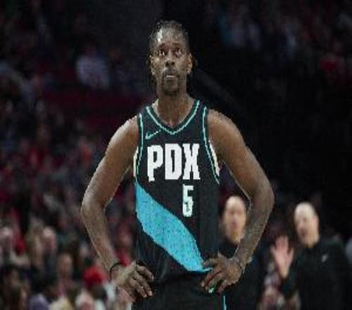 手感全无！霍勒迪首节5中0未得分仅拿1板1助