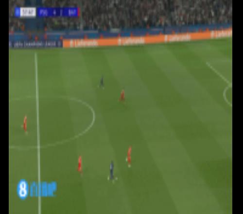 毫无反应！登贝莱内切刁钻低射近角，诺伊尔站位没问题但目送入网