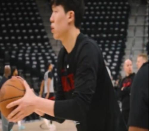 开拓者G5赛前投篮训练利拉德给队友们传球杨瀚森接球飚中三分