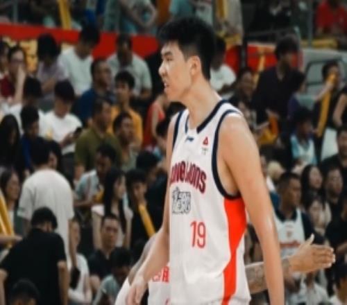 这场团队的胜利有着太多意义继续拼下下一场吧！！！