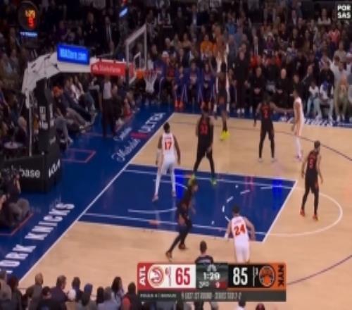 终于进了！库明加底角命中首记三分球阿尔瓦拉多立马回应