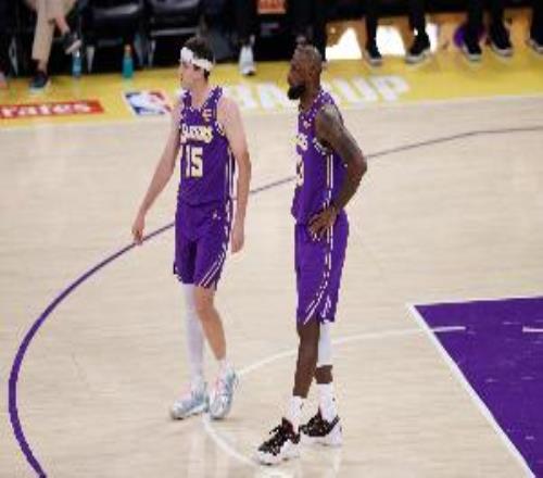 里夫斯谈末节追分：詹姆斯接管了比赛他已经无数次这么做了！