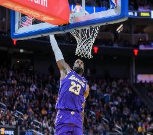 詹姆斯：我们应该从今晚的错误中吸取教训在G6打得更好