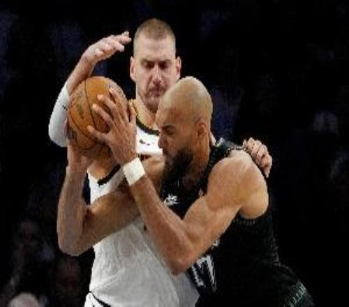 NBA历史仅3中锋季后赛单场至少8助且0失误：约基奇3次戈贝尔1次