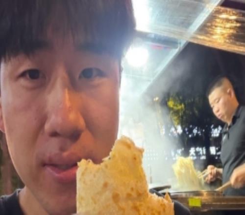 GALA分享照片：祝大家五一快乐，脂肪持续增长中