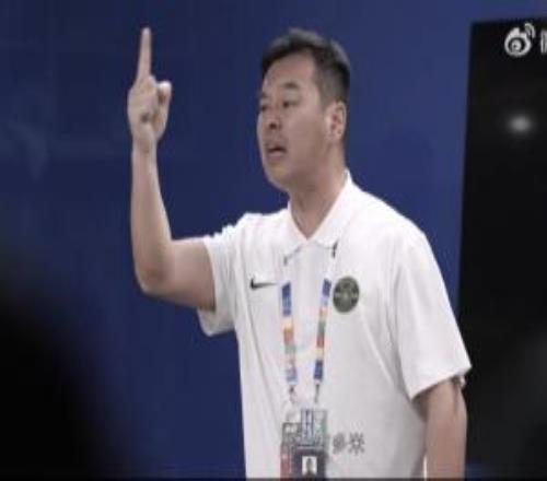 04蓉城后，浙江副总痛批更衣室：你看看人家的外援，跑1万多米！
