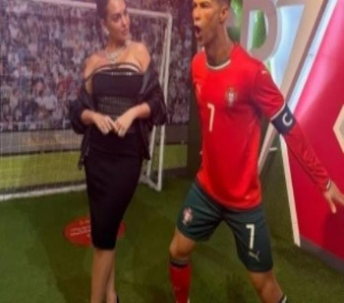 熟悉的面孔！葡媒：乔治娜现身MetGala，并和C罗蜡像进行合影
