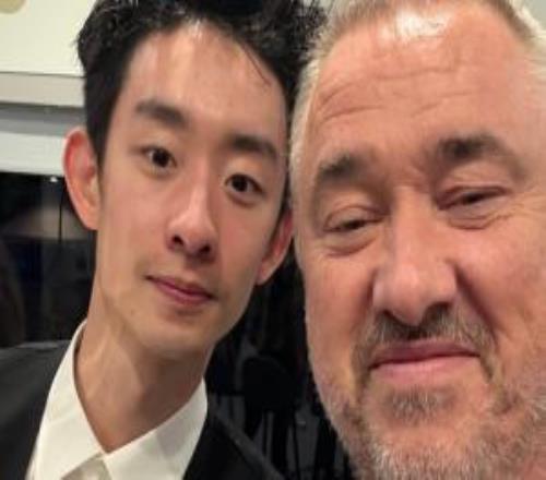 最年轻的世界冠军和第二年轻的世界冠军！亨德利晒与吴宜泽自拍
