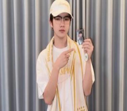 请到了神！AG和平精英分部花花分享T1赠送周边：谢谢Faker哥
