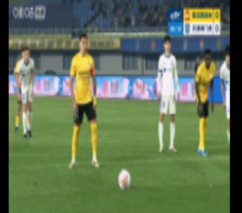 杨展鹏造点，戴维森主罚的点球被闫炳良扑出，西海岸仍00津门虎
