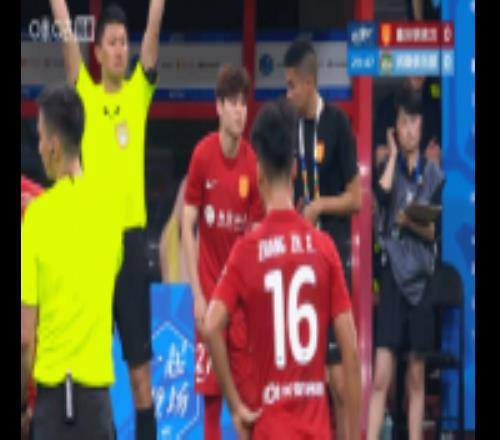 阿马杜受伤坚持十多分钟后伤退离场吴永强替补登场