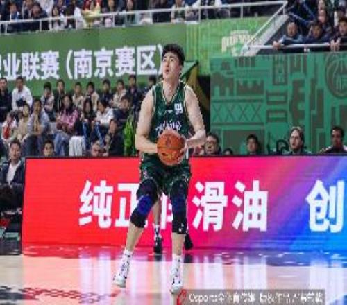 官方：中国男篮短训营人员调整李炎哲&伊力福拉提&赵柏清离队