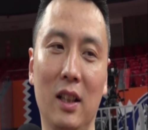 卢伟：北京阵容厚度是联盟最好的季后赛经验更多&更适应外籍裁判