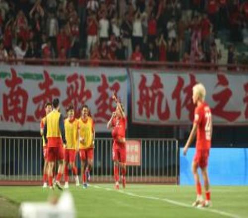 终结2轮不胜！河南10深圳新鹏城纳萨里奥制胜郑达伦伤退