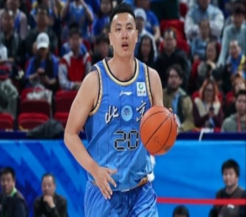 媒体人:赵睿和麦基应该好好学学翟晓川和丘天的求胜欲望