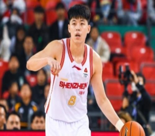 记者：CBA半决赛下半区也够惨烈23年底髌腱断裂的容子峰挺身而出