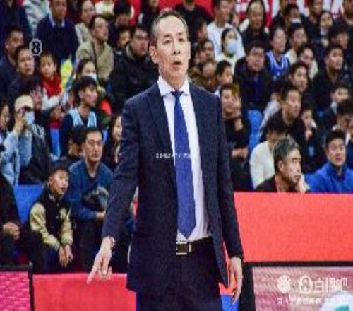 就此作别许利民执教北京两个赛季均进4强上赛季总决赛不敌广厦