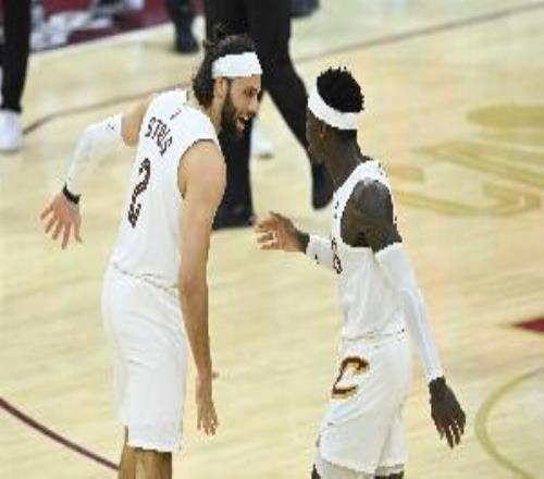 上场都给我精神点啊!骑士替补席4人合计19中3得10分3失误6犯!