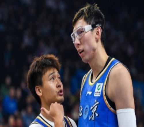媒体人：北京这场比赛也是本赛季的缩影从充满希望到混乱到无力