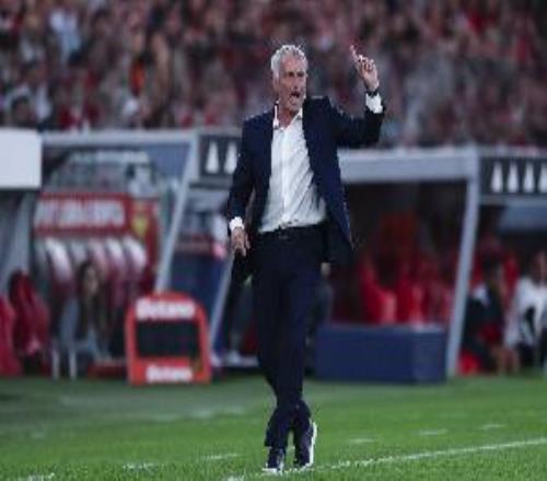 前皇马主帅:穆帅不会解决所有问题球队必须补强+更衣室大变革