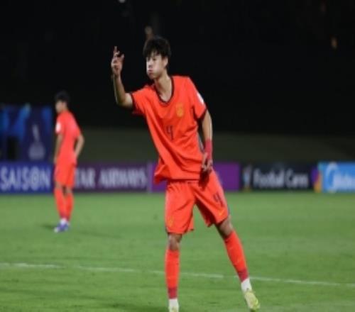 U17国足球员李钧鹏社媒：为国而战，继续努力吧